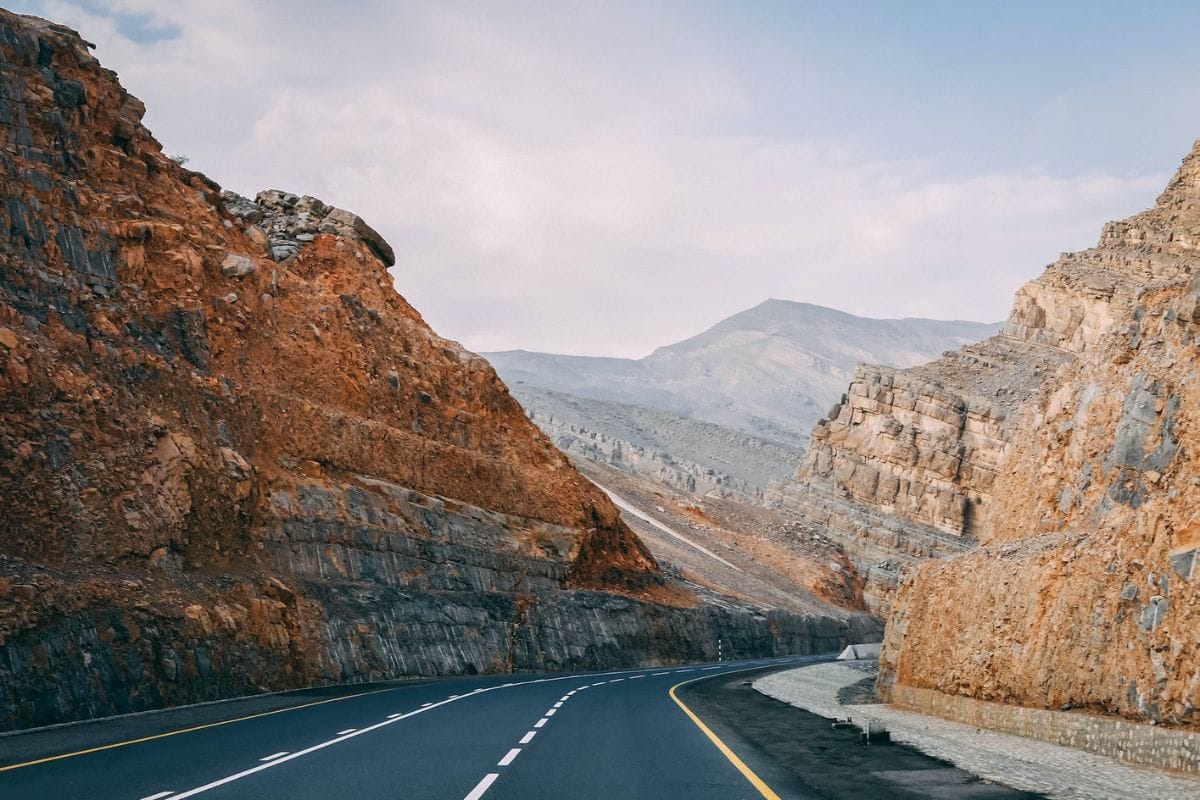 Ras Al Khaimah mountains road trip, UAE desert highway, long vape trip - Planning a day trip from Dubai to RAK: Cost, Places & More